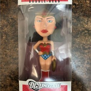 Funko Wonder Woman Bobblehead - Red, Blue, Silver